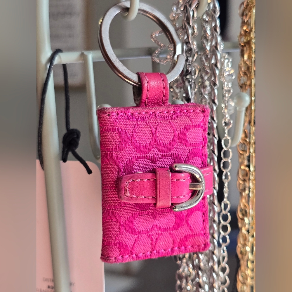 COACH SIGNATURE JACQUARD Pink KeyPHOTO  CHARM